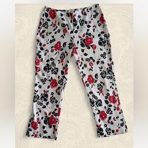 Y2K Rose Print in red and black stretchy fabric feminine fit size 9